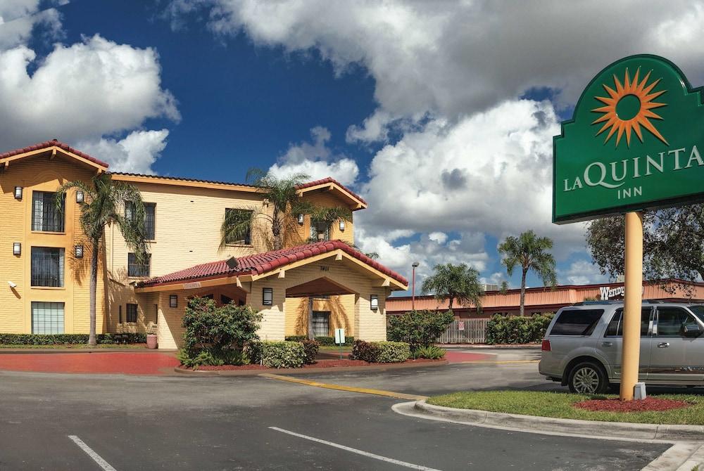 La Quinta Inn By Wyndham Miami Airport North Exterior photo